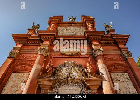 Ostrov, Repubblica Ceca-Ottobre 10,2021.Monastero Piarista con Cappella della Vergine Maria di Einsiedeln.Cappella del pellegrinaggio e Cappella funeraria di Sant'Anna.Reli Foto Stock