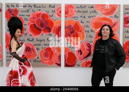 La Saatchi Gallery presenta la mostra principale ai laureati ma dei principali programmi artistici di Londra per i prossimi London Grads Now .21 Exhibition .dopo il successo dei London Grads Now nel 2020 la galleria Saatchi annuncia London Grads Now 21 apertura dal 4 novembre al 16 gennaio , 2022 .questa seconda edizione mira a sostenere e evidenziare gli artisti emergenti di oggi e presenterà oltre 200 opere d'arte create e curate da laureati ma provenienti da sette delle principali scuole d'arte di Londra ... Foto Stock