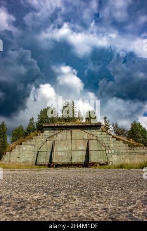 Si trova in un ex aeroporto militare nella repubblica Ceca settentrionale, utilizzato dall'esercito sovietico. Foto Stock