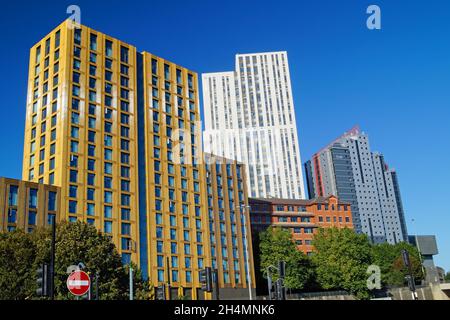 Regno Unito, West Yorkshire, Leeds, Altus House, Opal Tower, Vita St Albans e Qone edifici Foto Stock