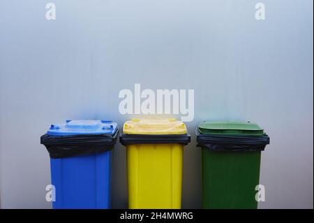 dettaglio dei contenitori di riciclaggio Foto Stock
