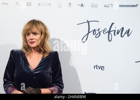 Madrid. Spagna. 20211103, Emma Suarez partecipa alla Premiere ‘Josefina’ al Palacio de la Prensa Cinema il 3 novembre 2021 a Madrid, Spagna credito: MPG/Alamy Live News Foto Stock