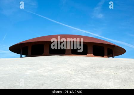 Particolare delle cupole restaurate, del forte militare italiano della prima guerra mondiale: Campolongo, sull'altopiano di Asiago Foto Stock