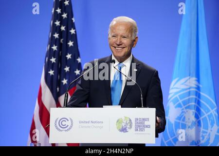 Glasgow, Regno Unito. 2 novembre 2021. Il presidente degli Stati Uniti Joe Biden tiene una conferenza stampa alla conclusione del raduno dei leader del COP26 U.N. Climate Summit al Glasgow Science Center il 2 novembre 2021 a Glasgow, Scozia. Credit: Adam Schultz/White House Photo/Alamy Live News Foto Stock