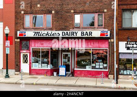 Madison, WISCONSIN - 29 ottobre 2021: Storico Mickies Dairy Bar a Madison, WISCONSIN Foto Stock