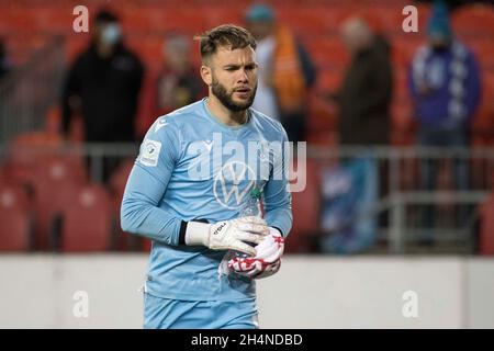 Toronto, Ontario, Canada. 3 novembre 2021. Callum Irving (13) in azione durante la partita CPL tra Toronto FC e Pacific FC. Il gioco è terminato nel 2-1 (immagine di credito: © Angel Marchini/ZUMA Press Wire) Foto Stock