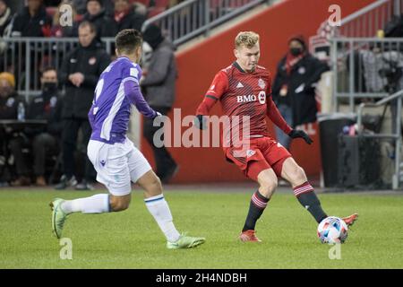 Toronto, Ontario, Canada. 3 novembre 2021. Jacob Shaffelburg (24) in azione durante la partita CPL tra Toronto FC e Pacific FC. Il gioco è terminato nel 2-1 (immagine di credito: © Angel Marchini/ZUMA Press Wire) Foto Stock