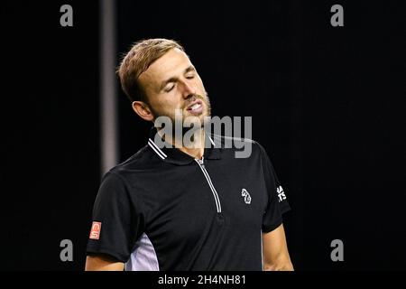 Daniel 'Dans Evans of Great Britain reagisce durante il Rolex Paris Masters 2021, torneo di tennis ATP Masters 1000, il 3 novembre 2021 presso l'Accor Arena di Parigi, Francia. Foto di Victor Joly/ABACAPRESS.COM Foto Stock