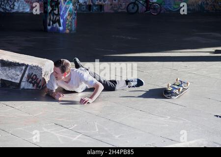 Whoops - dopo la fuoriuscita - una caduta nella terra dei Graffiti di Londra sulla South Bank Foto Stock