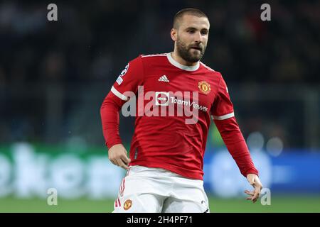 Bergamo, Italia. 2 novembre 2021. Luke Shaw (Manchester United) durante la partita di calcio di Atalanta BC vs Manchester United, UEFA Champions League a Bergamo, Italia, novembre 02 2021 Credit: Independent Photo Agency/Alamy Live News Foto Stock