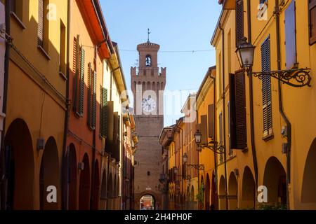 Castel San Pietro Terme, in provincia di Bologna, Emilia-Romagna, Italia: Città storica Foto Stock