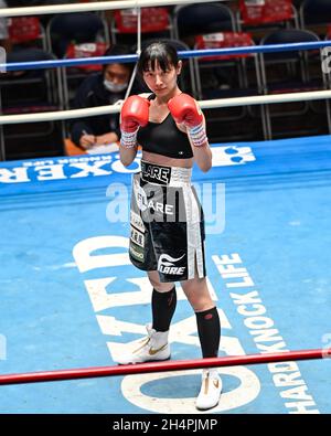 Kagishippo Sachi, 2 NOVEMBRE 2021 - Boxing : Boxing 4R Womens minimumweight bout at Korakuen Hall in Tokyo, Giappone. (Foto di Hiroaki Yamaguchi/AFLO) Foto Stock