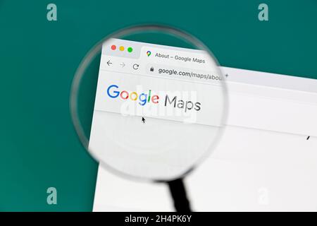 Ostersund, Svezia - 2 giugno 2021: Sito web di Google Maps. Google Maps è una piattaforma di mappatura Web e un'applicazione consumer offerta da Google Foto Stock