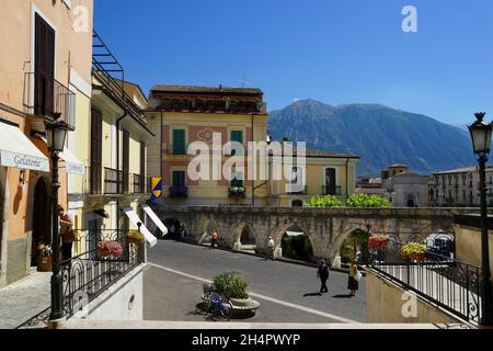 Centro storico, Acquedotto, Sulmona, Abruzzo, Italia, Europa Foto Stock