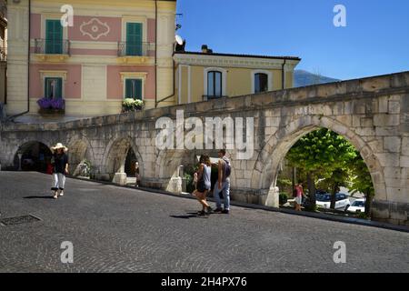 Centro storico, Acquedotto, Sulmona, Abruzzo, Italia, Europa Foto Stock