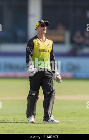 Dubai, Emirati Arabi Uniti, 4 novembre 2021. Matthew Wade of Australia durante la partita di Coppa del mondo ICC Mens T20 tra Australia e Bangladesh al Dubai International Cricket Stadium, Dubai, Emirati Arabi Uniti, il 04 novembre 2021. Foto di Grant Winter. Solo per uso editoriale, licenza richiesta per uso commerciale. Nessun utilizzo nelle scommesse, nei giochi o nelle pubblicazioni di un singolo club/campionato/giocatore. Credit: UK Sports Pics Ltd/Alamy Live News Foto Stock