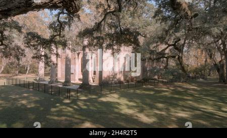 Le rovine della vecchia chiesa di Sheldon e della chiesa anteguerra nella Carolina del Sud, USA. Foto Stock