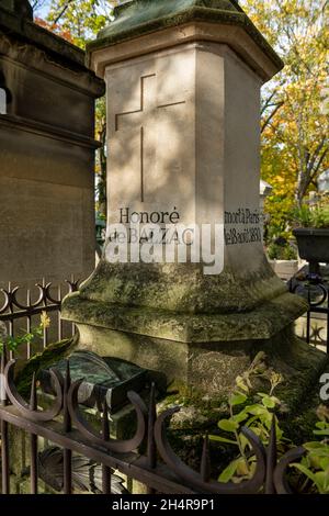 Tomba di Honore de Balzac, cimitero Pere-Lachaise, Parigi, Francia Foto Stock