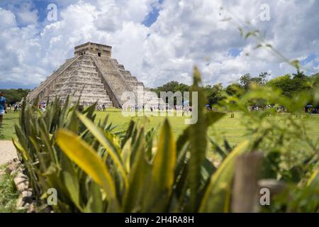 grande piramide di kukulkan a chichen itza in yucatan, messico Foto Stock