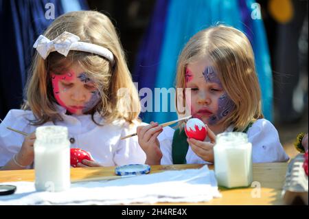 Vienna, Austria. Aprile 12, 2014. Villaggio della Stiria sulla piazza del Municipio di Vienna Foto Stock