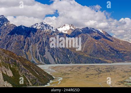 Peaks of Mt Cook National Park sopra la Hooker Valley Foto Stock