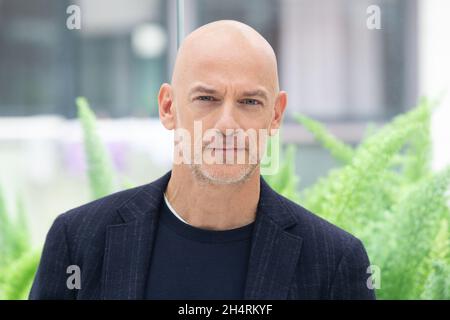 Roma, Italia. 4 novembre 2021. Filippo Nigro partecipa alla fotocall del film italiano 'per tutta la vita' di Roma (Photo by Matteo Nardone/Pacific Press) Credit: Pacific Press Media Production Corp./Alamy Live News Foto Stock