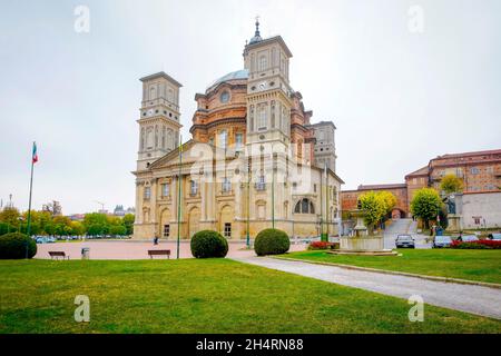 Il Santuario di Vicoforte (Santuario Regina Montis Regalis) è una chiesa monumentale situata nel comune di Vicoforte, in provincia di Cuneo, in Piemonte, Foto Stock