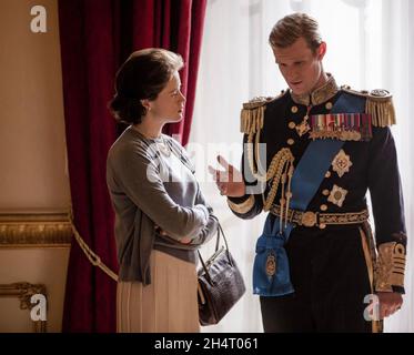 THE CROWN 2016> produzione di Netflix Streaming Services con Claire Foy come Queen Elizabeth II e Matt Smith come Duca di Edimburgo Foto Stock