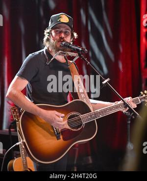 Napa, Stati Uniti. 03 novembre 2021. Chris Janson si esibisce durante il festival musicale "CMT Live in the Vineyard Goes Country" il 3 novembre 2021 nella Napa Valley, California. Foto: Casey Flanigan/imageSPACE Credit: Imagespace/Alamy Live News Foto Stock