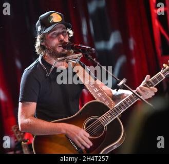 Napa, Stati Uniti. 03 novembre 2021. Chris Janson si esibisce durante il festival musicale "CMT Live in the Vineyard Goes Country" il 3 novembre 2021 nella Napa Valley, California. Foto: Casey Flanigan/imageSPACE Credit: Imagespace/Alamy Live News Foto Stock