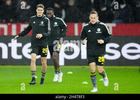 BERLINO, GERMANIA - 4 NOVEMBRE: Guus Til of Feyenoord Rotterdam, Jens Toornstra of Feyenoord Rotterdam durante la partita di fase del gruppo UEFA Conference League tra 1. FC Union Berlin e Feyenoord all'Olympia Stadion il 4 novembre 2021 a Berlino, Germania (Foto di Yannick Verhoeven/Orange Pictures) Foto Stock