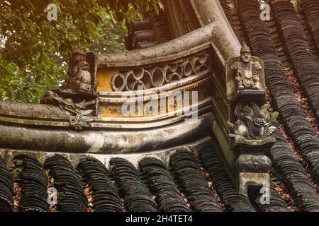 Dettaglio architettonico di un padiglione sulla collina della Tigre a Suzhou, Cina. Foto Stock