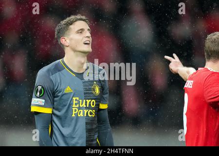 BERLINO, GERMANIA - 4 NOVEMBRE: Guus Til di Feyenoord Rotterdam durante la partita di fase del gruppo della UEFA Conference League tra 1. FC Union Berlin e Feyenoord all'Olympia Stadion il 4 novembre 2021 a Berlino, Germania (Foto di Yannick Verhoeven/Orange Pictures) Foto Stock