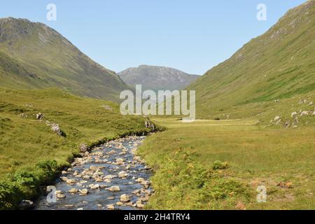 Parte superiore del fiume Croe nelle Highlands della Scozia, Regno Unito. Foto Stock