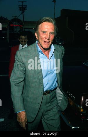 **FILE PHOTO** Lana Wood alles in New Book. Sorella Natalie Wood è stata assalita da Kirk Douglas quando più giovane. Kirk Douglas 1988 Credit: Ralph Dominguez/MediaPunch Foto Stock