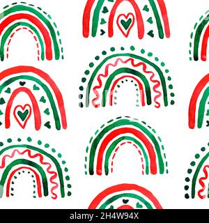 Acquerello disegnato a mano senza cuciture boho rainbows hearts .Green rosso elementi di natale su sfondo bianco, festa festa festa festa inverno celebrazione, divertente stampa astratta tradizionale Foto Stock