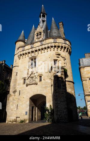 Ombra della città sulla grande campana di Bordeaux, Francia Foto Stock