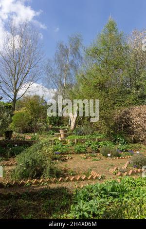 Giardino dimostrativo al National Herb Center, un centro erbario e giardino, Warmington, Warwickshire, Regno Unito Foto Stock