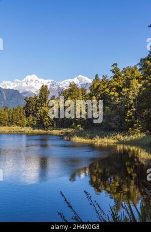 Due picchi. Monte Cook e Monte Tasman. Isola del Sud. Nuova Zelanda Foto Stock