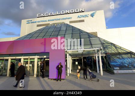 Excel London Customs House ingresso durante il World Travel Market (WTM) a Excel London, novembre 2021 Foto Stock
