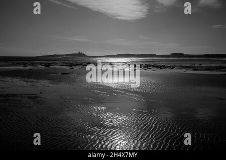 Luce autunnale su Embleton Beach, Northumberland, Regno Unito Foto Stock