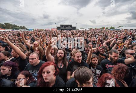 Festival Goers al giorno 2 del Bloodstock Open Air Festival il 9 agosto 2014 a Catton Hall, Derbyshire. Foto Stock