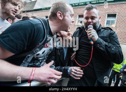 Wade MacNeil of Gallows si esibisce dal vivo al festival Slam Dunk il 25 maggio 2015 a Wolverhampton, Regno Unito Foto Stock