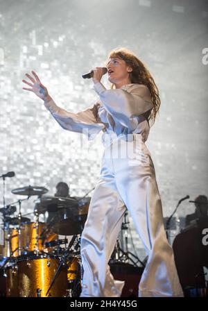 Florence & the Machine si esibisce dal vivo sul palco alla Genting Arena il 19 2015 settembre a Birmingham, Regno Unito Foto Stock