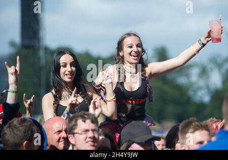 Festival Goers il giorno 3 del Download Festival a Donington Park, Regno Unito. Data foto: Domenica 11 giugno, 2017. Photo credit: Katja Ogrin/ EMPICS Entertainment. Foto Stock