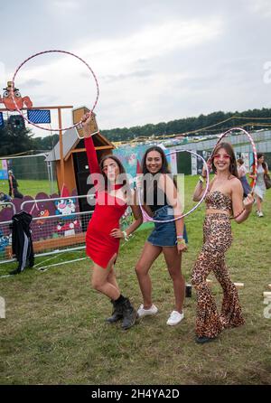 Festival Goers al Leeds Festival 2017 a Bramham Park, Yorkshire, Regno Unito. Data foto: Venerdì 25 agosto, 2017. Photo credit: Katja Ogrin/ EMPICS Entertainment. Foto Stock