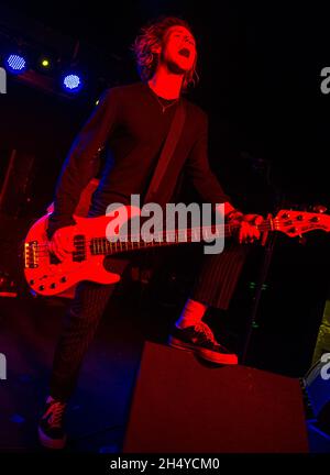 Dougie Poynter di INK. Suona sul palco presso le sale Slade il 22 maggio 2018 a Wolverhampton, Inghilterra. Data foto: Martedì 22 maggio, 2018. Photo credit: Katja Ogrin/ EMPICS Entertainment. Foto Stock