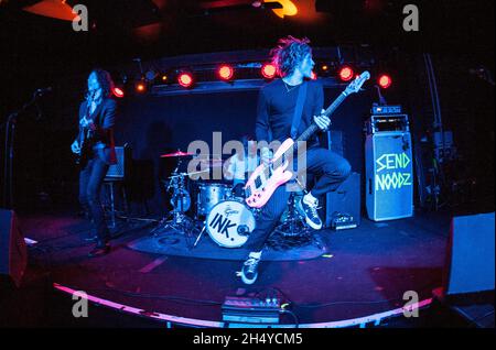 Todd Dorigo, Corey Alexander e Dougie Poynter di INK. Suonano sul palco presso le Slade Rooms il 22 maggio 2018 a Wolverhampton, Inghilterra. Data foto: Martedì 22 maggio, 2018. Photo credit: Katja Ogrin/ EMPICS Entertainment. Foto Stock