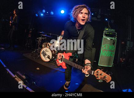 Dougie Poynter di INK. Suona sul palco presso le sale Slade il 22 maggio 2018 a Wolverhampton, Inghilterra. Data foto: Martedì 22 maggio, 2018. Photo credit: Katja Ogrin/ EMPICS Entertainment. Foto Stock