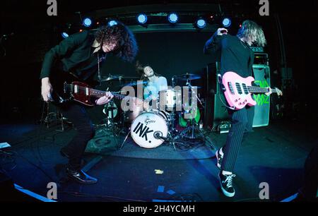 Todd Dorigo, Corey Alexander e Dougie Poynter di INK. Suonano sul palco presso le Slade Rooms il 22 maggio 2018 a Wolverhampton, Inghilterra. Data foto: Martedì 22 maggio, 2018. Photo credit: Katja Ogrin/ EMPICS Entertainment. Foto Stock